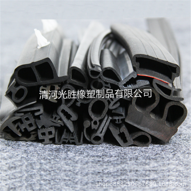 門窗密封條安裝時應(yīng)該注意什么